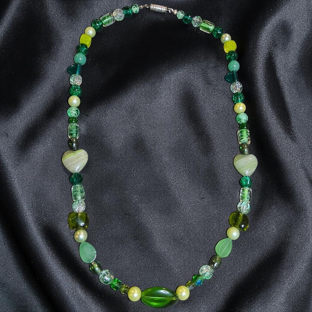 Artisan Green Glass Necklace‎ Heart Beads Crackle Glass Woodland Cottagecore
